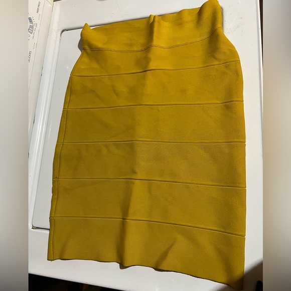 bcbgmaxazria pencil skirt - Picture 4 of 10